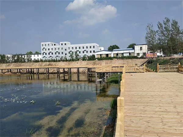 北京防腐木栈道 平台定制4